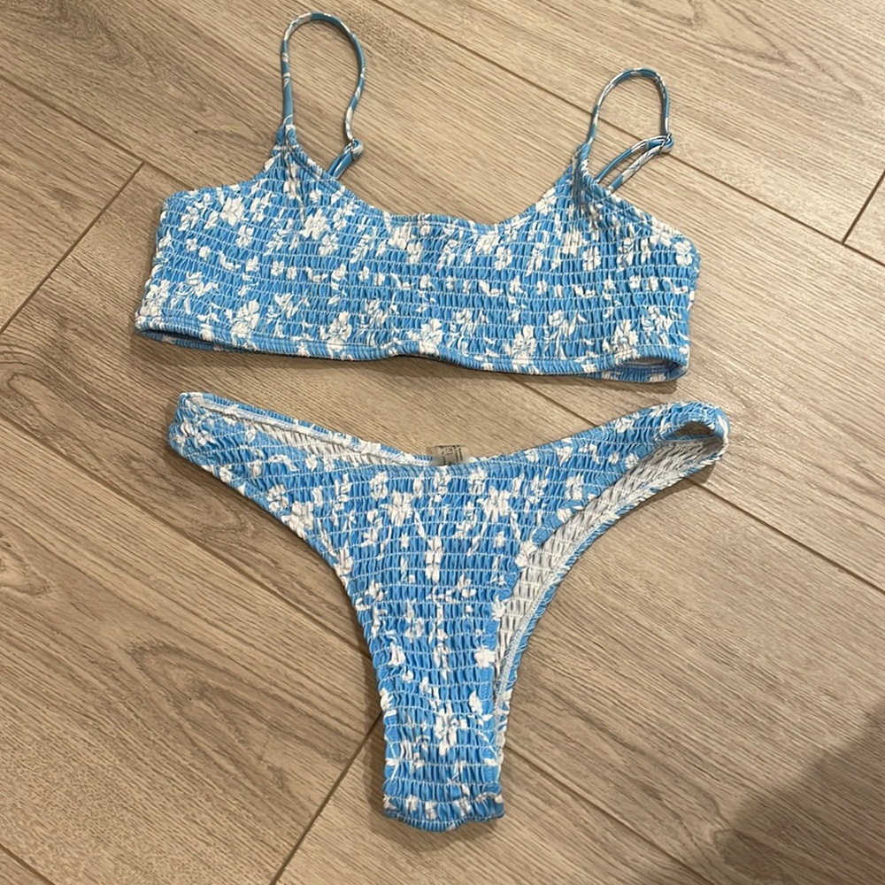 SHEIN bikini size small blue and white